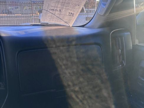 Used 2018 Chevrolet Silverado 1500 Custom w/ Custom Value Package image 15