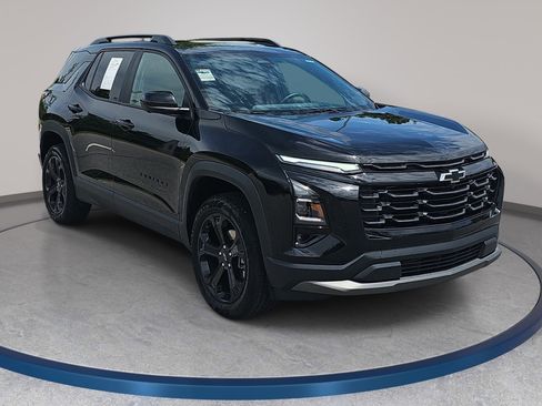 Used 2025 Chevrolet Equinox LT w/ Safety and Technology Package FWD image 3