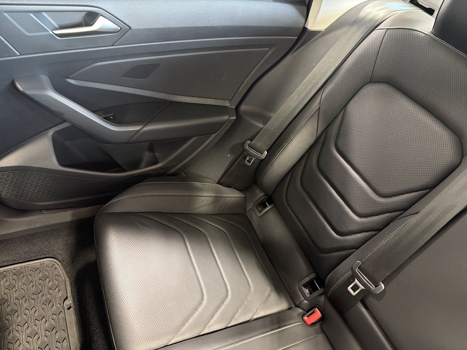 Used 2020 Volkswagen Jetta SEL Premium FWD image 12