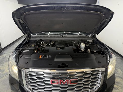 Used 2019 GMC Yukon Denali w/ Denali Ultimate Package AWD/4WD image 37