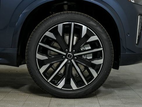 New 2026 Volvo XC90 B6 Plus w/ Protection Package Premier AWD/4WD image 38