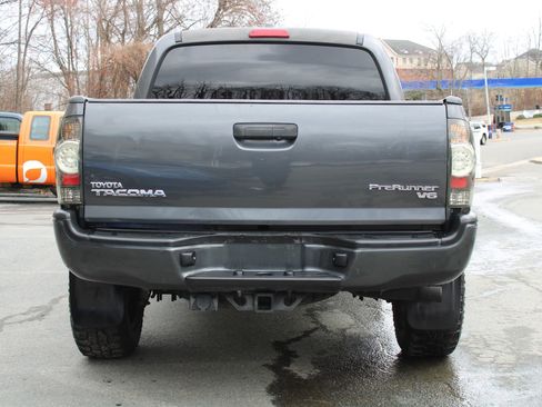 Used 2011 Toyota Tacoma PreRunner w/ TRD Sport Pkg w/JBL Audio image 5