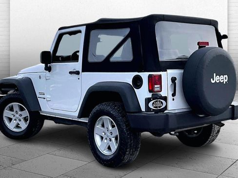 Used 2018 Jeep Wrangler Sport image 9