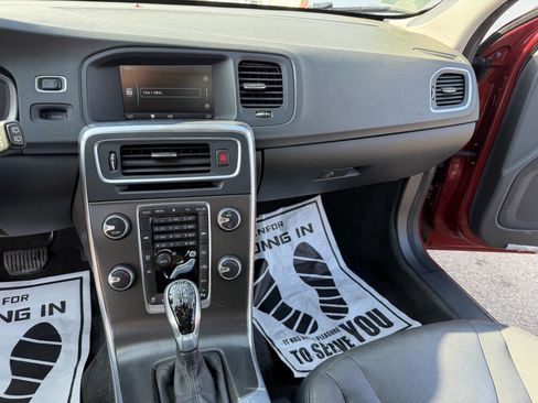 Used 2015 Volvo V60 T5 Premier image 29