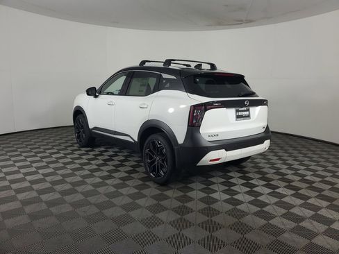 New 2026 Nissan Kicks SR image 6