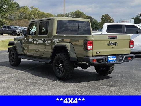 New 2025 Jeep Gladiator Sport image 4