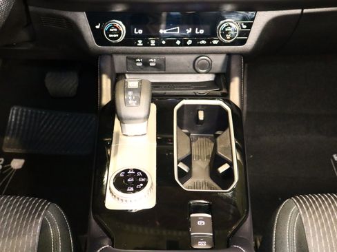 Used 2025 Mitsubishi Outlander ES image 28