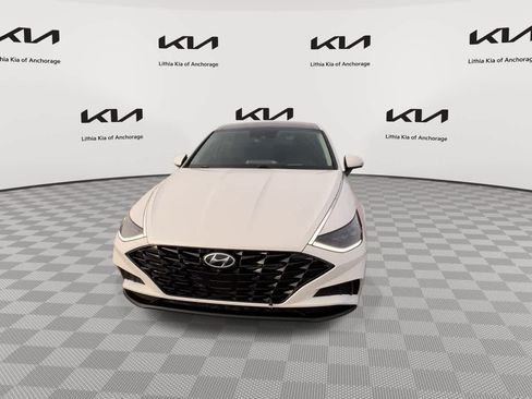 Used 2022 Hyundai Sonata Limited w/ Cargo Package FWD image 3
