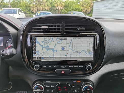 Certified 2022 Kia Soul Turbo FWD image 23