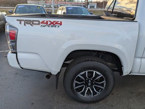 Certified 2023 Toyota Tacoma TRD Sport image 9