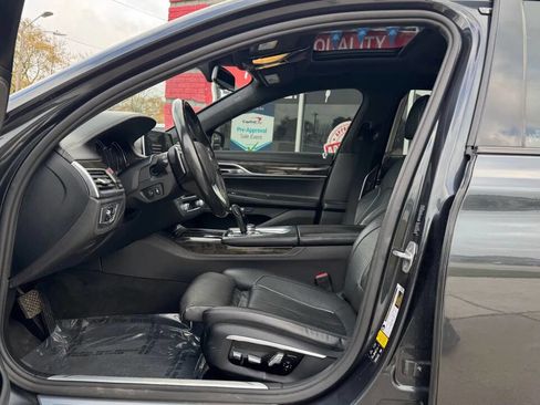 Used 2016 BMW 750i xDrive image 16