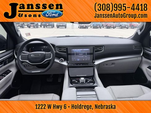 Used 2025 Jeep Wagoneer Series III w/ Premium Group I AWD/4WD image 29