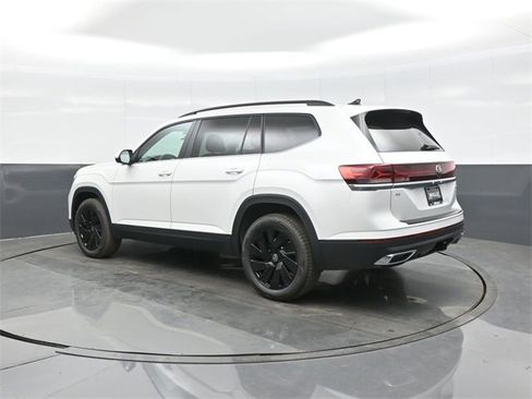 New 2026 Volkswagen Atlas SE image 5