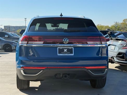 New 2025 Volkswagen Atlas Cross Sport SE image 9
