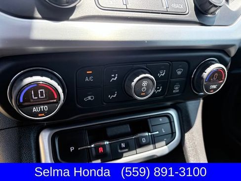Used 2022 GMC Acadia SLE w/ Driver Convenience Package FWD image 19