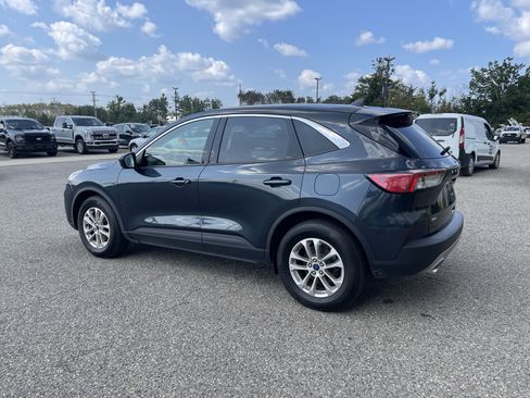 Used 2022 Ford Escape SE w/ Cold Weather Package AWD/4WD image 5