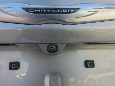 Used 2021 Chrysler Voyager Lxi FWD image 23