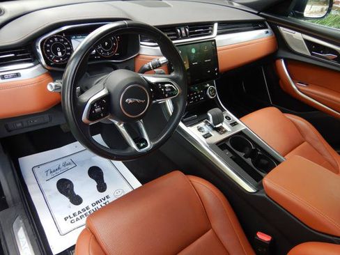 Used 2021 Jaguar XF R-Dynamic SE AWD/4WD image 2