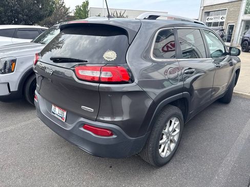 Used 2016 Jeep Cherokee Latitude w/ Comfort/Convenience Group AWD/4WD image 3