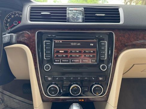 Used 2012 Volkswagen Passat TDI SEL Premium image 17