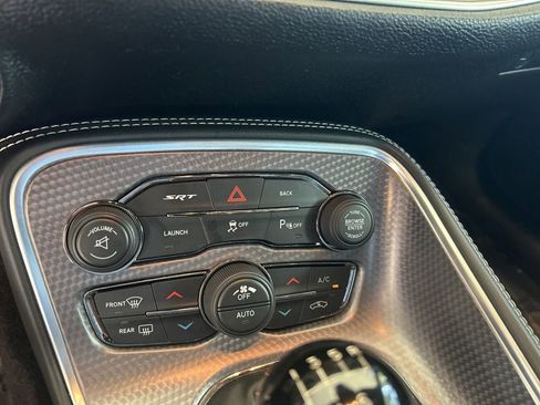 Used 2015 Dodge Challenger SRT Hellcat image 41