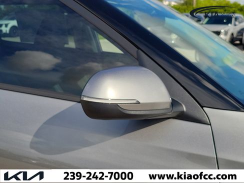 New 2026 Kia Seltos S FWD image 8