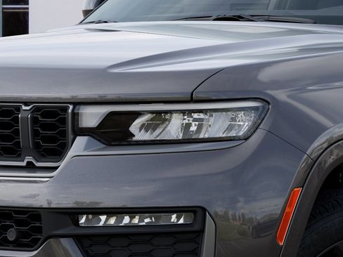 New 2026 Jeep Grand Cherokee L Limited AWD/4WD image 10