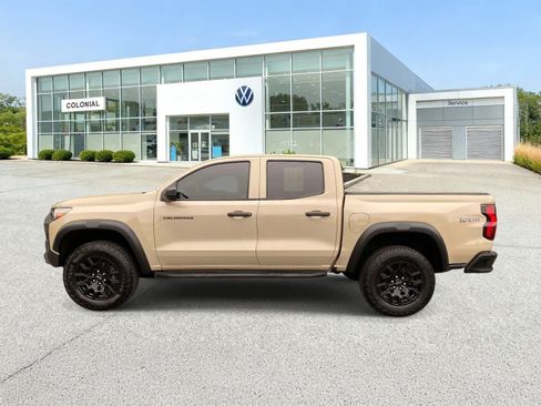 Used 2024 Chevrolet Colorado Trail Boss w/ Advanced Trailering Package AWD/4WD image 2