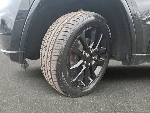 Certified 2022 Jeep Grand Cherokee Laredo X image 32