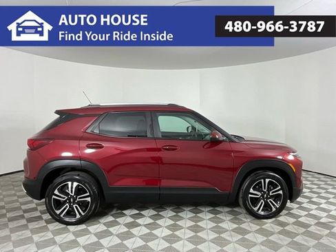 Used 2024 Chevrolet TrailBlazer LT w/ Convenience Package FWD image 4