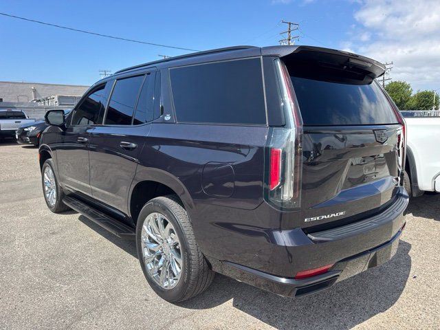 Used 2022 Cadillac Escalade Premium Luxury w/ LPO, Radiant Package AWD/4WD image 7