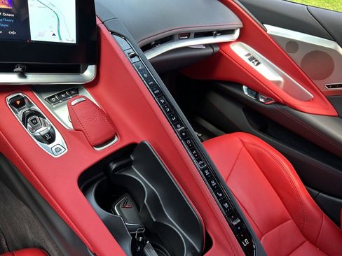 Used 2025 Chevrolet Corvette Z06 image 38