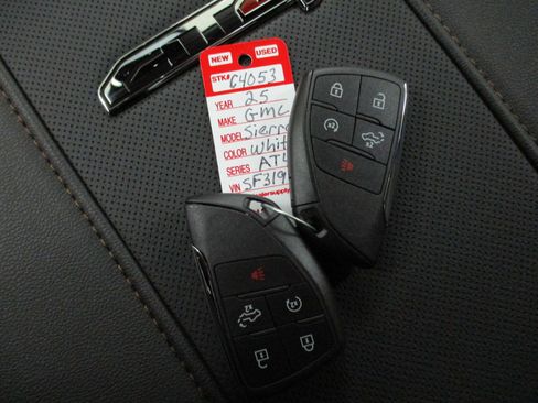 New 2025 GMC Sierra 2500 AT4 w/ Technology Package image 35