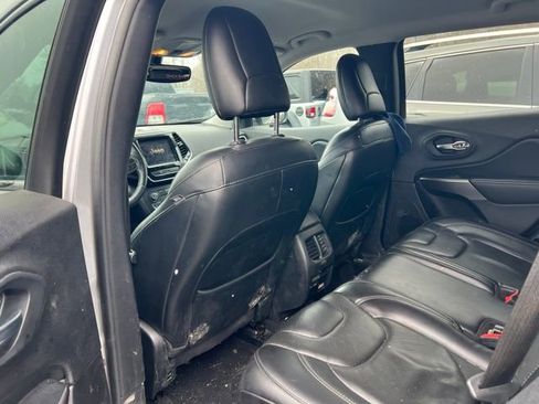 Used 2019 Jeep Cherokee Limited AWD/4WD image 11