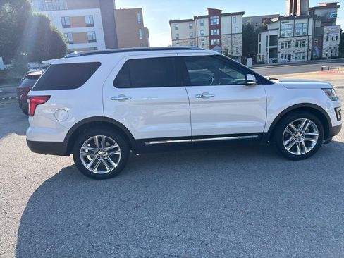 Used 2016 Ford Explorer Limited w/ Equipment Group 301A FWD image 6