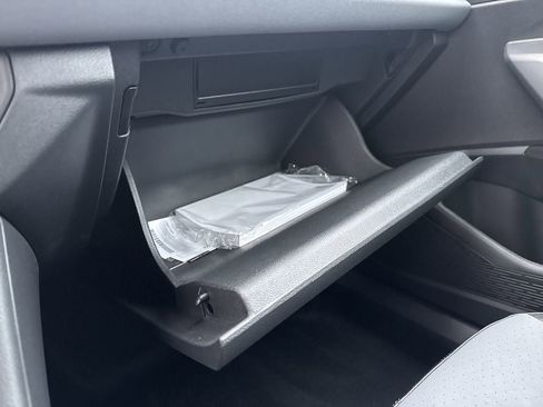 New 2026 Volkswagen Jetta SE FWD image 41