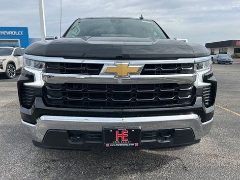 Used 2025 Chevrolet Silverado 1500 LT image 2