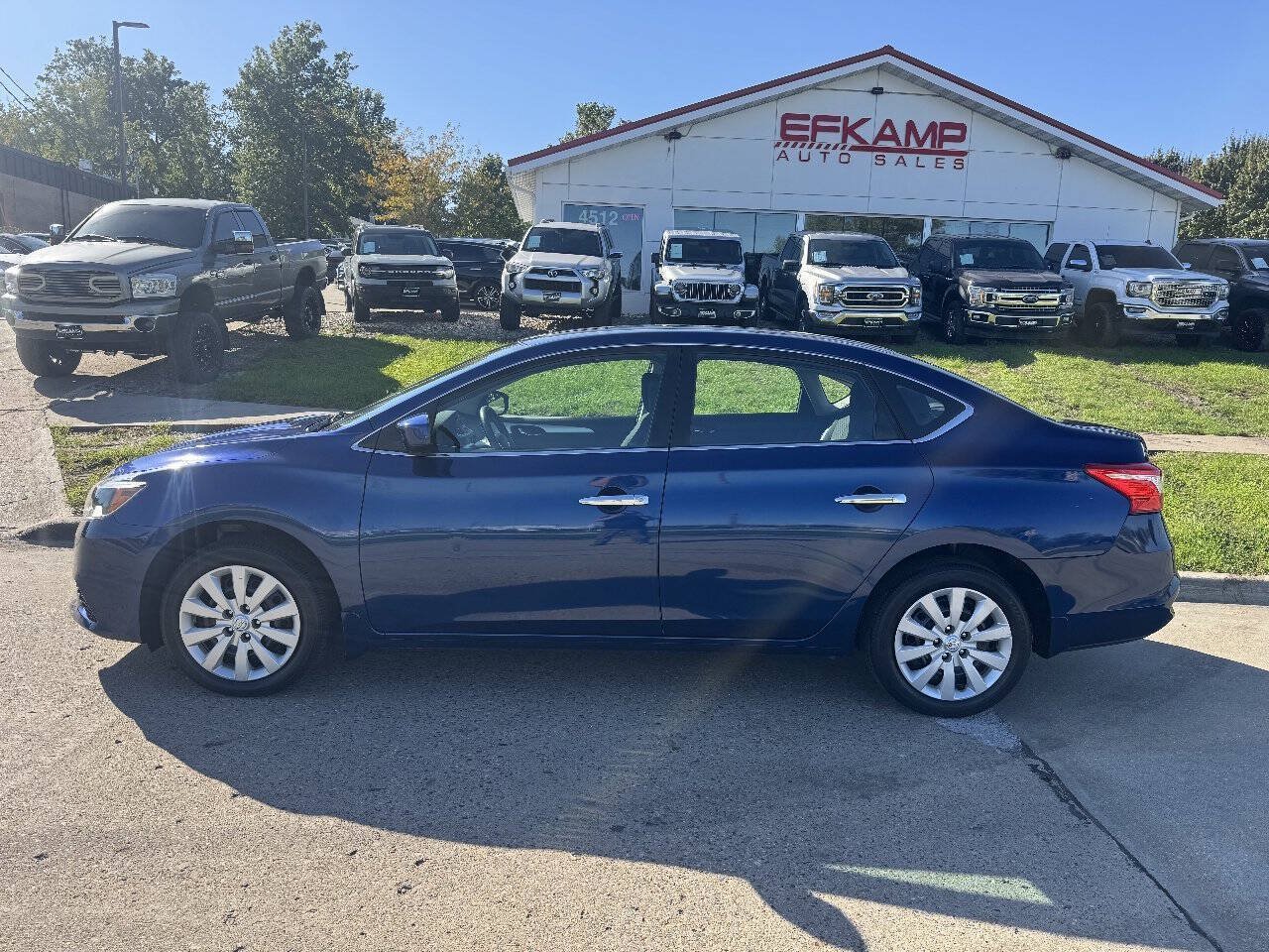 Used 2017 Nissan Sentra S FWD image 2