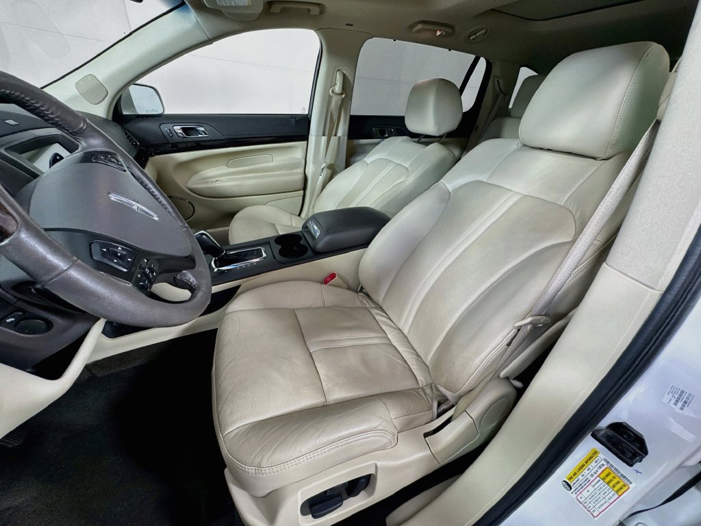 Used 2019 Lincoln MKT AWD image 25