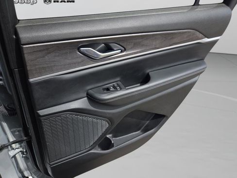 Certified 2023 Jeep Grand Cherokee L Limited w/ Trailer Tow Group (B) image 27