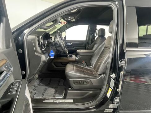 Used 2024 Chevrolet Silverado 2500 High Country w/ Midnight Edition AWD/4WD image 12