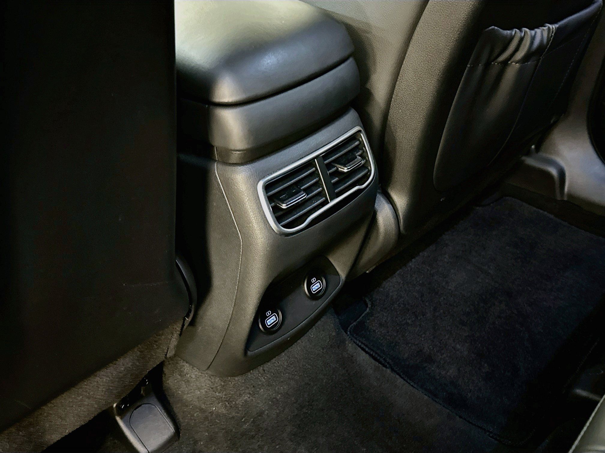 Used 2023 Hyundai Santa Fe SEL w/ Premium Package AWD/4WD image 29