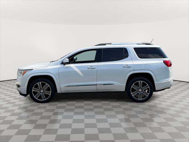 Used 2017 GMC Acadia Denali w/ Technology Package AWD/4WD image 4