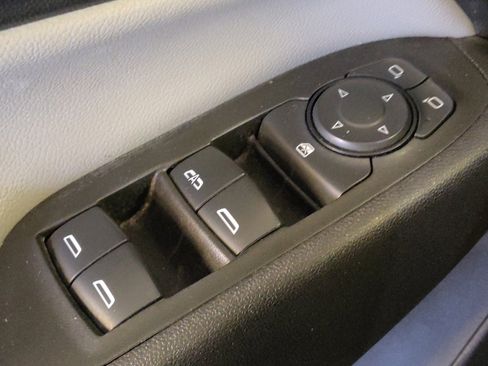 Used 2021 Chevrolet Equinox LS w/ LPO, Floor Liner Package image 27