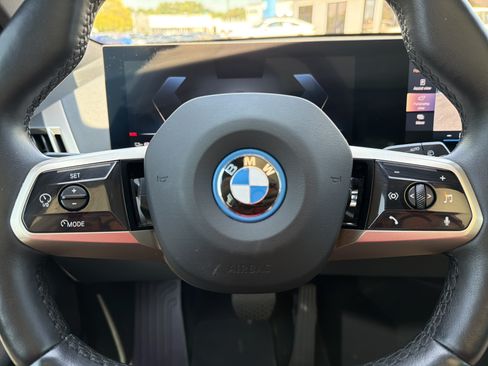 Used 2023 BMW iX xDrive50 w/ Premium Package AWD/4WD image 11