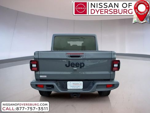Used 2022 Jeep Gladiator Overland AWD/4WD image 4