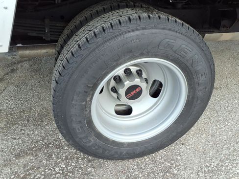 New 2025 GMC Savana 3500 w/ Power Convenience Package image 21