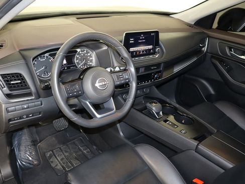 Used 2023 Nissan Rogue SV w/ SV Premium B Package image 28