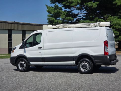 Used 2015 Ford Transit 250 130 Low Roof RWD image 8