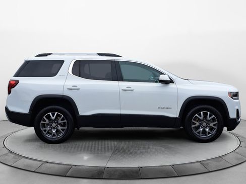 Certified 2022 GMC Acadia SLT w/ Technology Package image 8